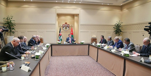 الملك يؤكد على حماية الفئات الأقل دخلا والطبقة الوسطى
