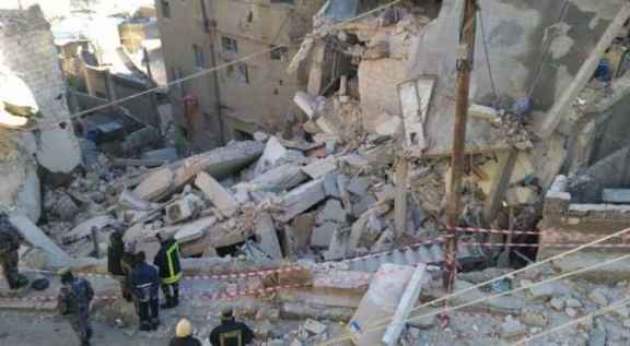 اجتماع برئاسة الزعبي لمناقشة تداعيات انهيار 3 مباني في الجوفة واخلاء 15 مبنى