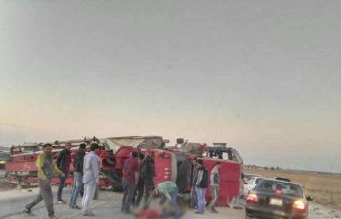 اصابتين في حادث تدهور وانقلاب ونش باطون