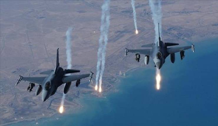 طائرات الاحتلال تقصف مواقع في قطاع غزة