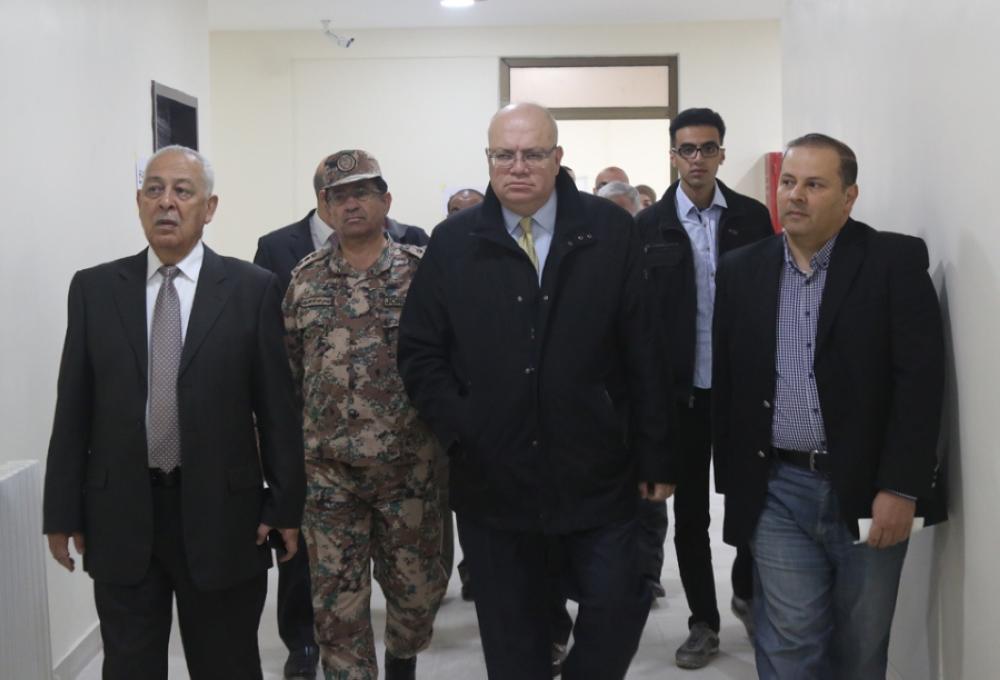 العيسوي وهلسة يتفقدان أعمال التأهيل لـ “تشغيل مهني الرصيفة”