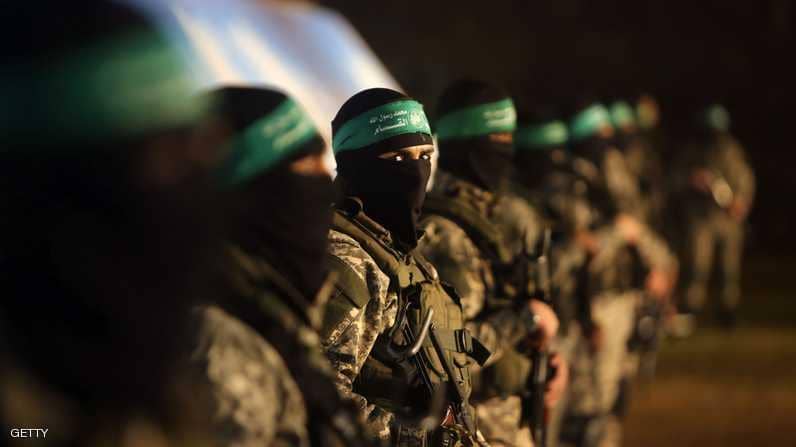 عائلة فلسطينية تعدم احد افرادها لانه ساعد في اغتيال قيادات من حماس