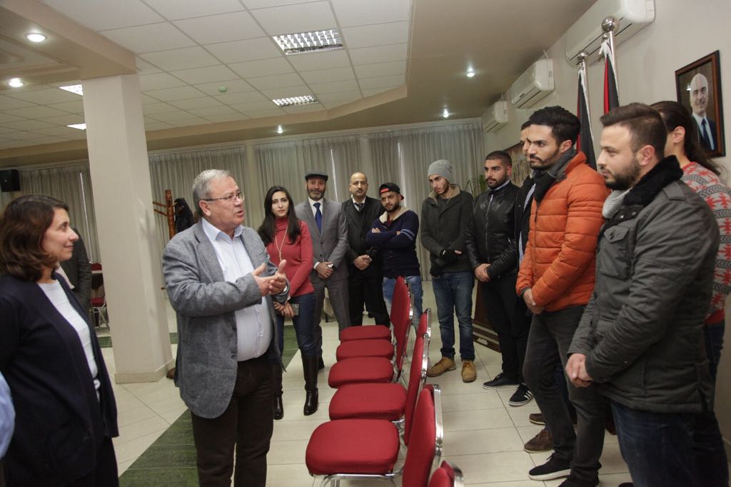 رئيس جامعة البترا يلتقي الطلبة الحاصلين على منحة جامعة لويس