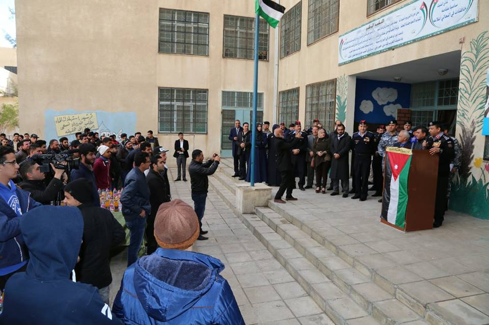 اللواء الركن الحواتمة يلتقي طلبة التوجيهي في لواء الرصيفة