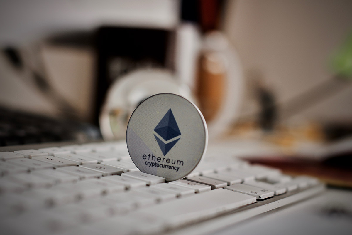 Ether Hits New Record Price High Over $900 Following Month of Strong Growth