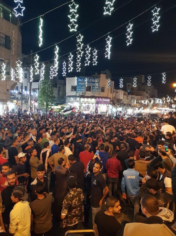 مسيرة حاشدة تنطلق من حي الطفايلة باتجاه الديوان تطالب برحيل الحكومة