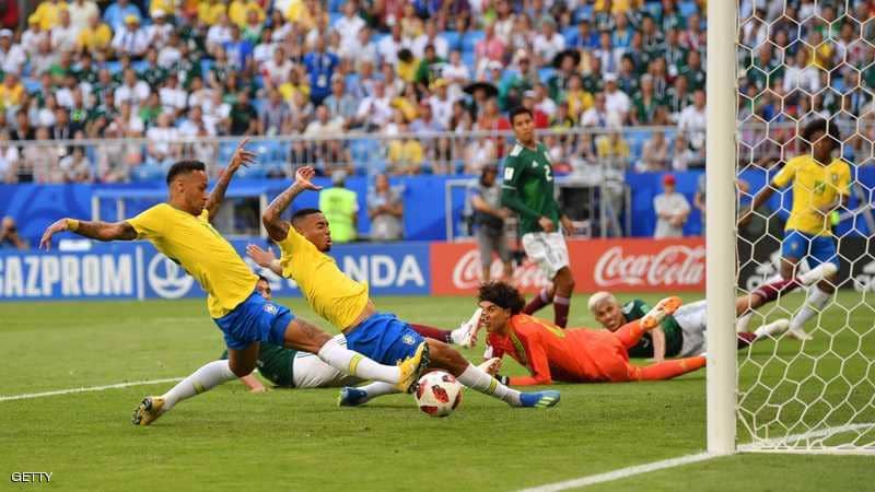 نيمار يقود البرازيل لربع النهائي بعد فوزه على المكسيك 2-0