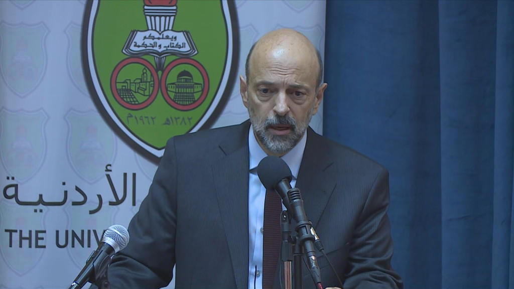 الرزاز : المشكلة في العبء الضريبي والتهرب الضريبي ..فيديو