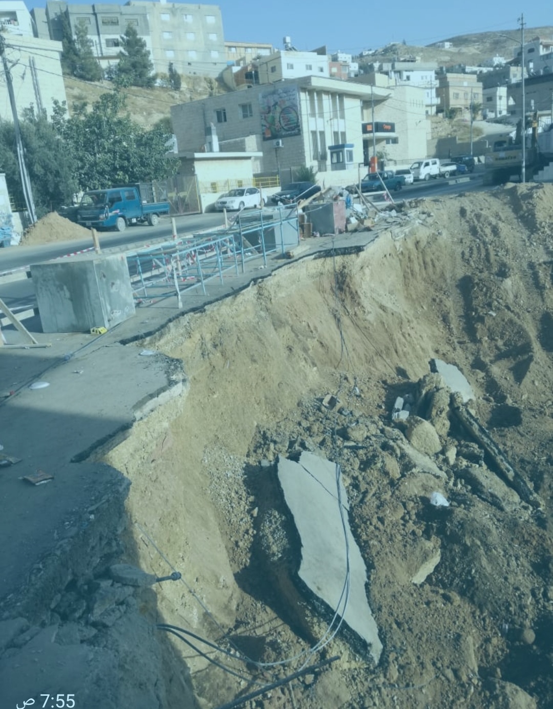 بالصور.. هل تفزع وزارة الاشغال للطفيلة قبل حصول المحظور؟