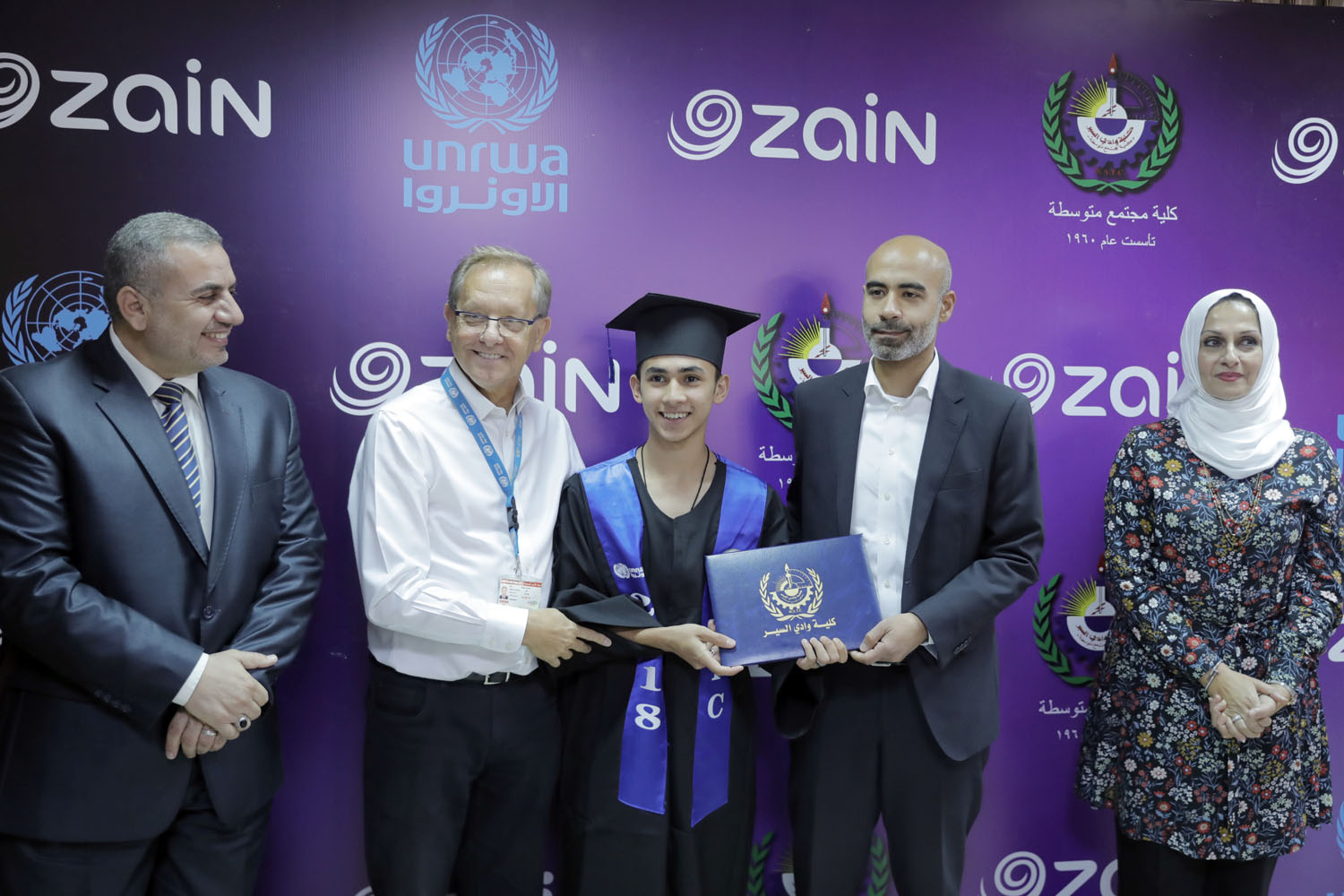 تخريج الفوج الأول من طلبة دورة زين لصيانة الأجهزة الخلوية لفئة الصم
