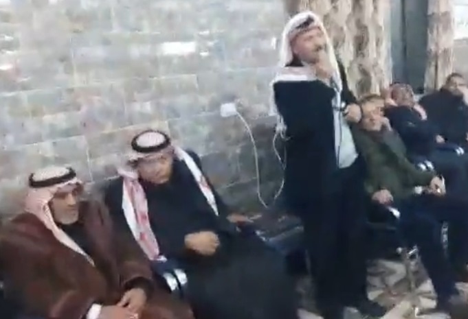 بالفيديو .. اجتماع بالكرك ردا على اتهام رئيس بلديتها بالفساد