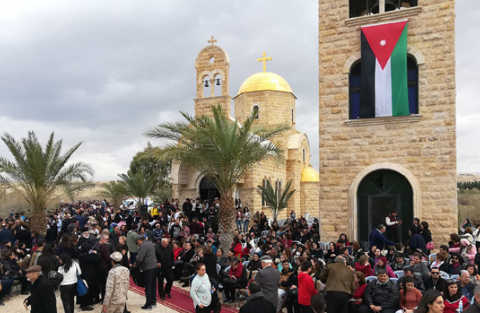 الكنائس الأرثوذكسية تحتفل بعيد الغطاس بموقع المغطس