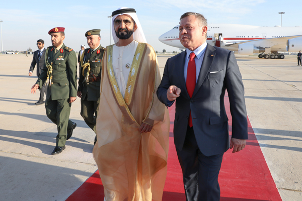الملك يهنئ الشيخ محمد بن راشد بمرور 50 عاما في خدمة وطنه وامته