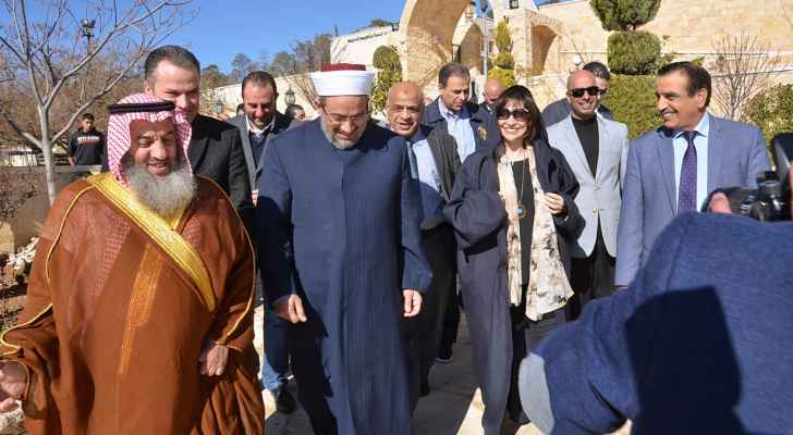 بالصور .. شويكة وأبو البصل يتفقدان موقع أهل الكهف
