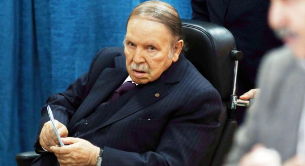 تقدم للانتخابات رسميا ” بوتفليقة يعد بانتخابات مبكرة “