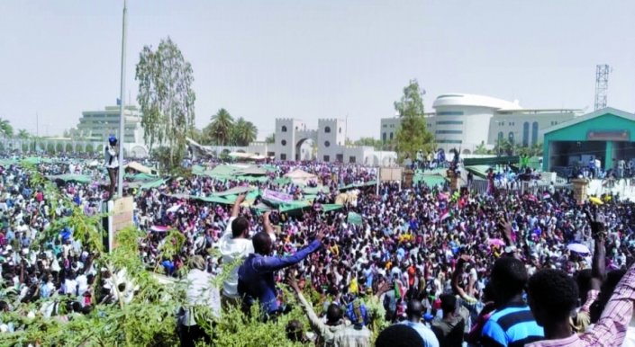 عاجل … تجمع المهنيين السودانيين يدعو الى الإعتصام لحماية الثورة ..بيان