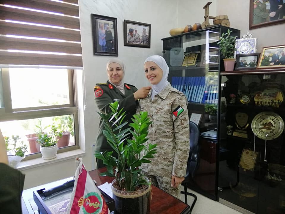 الزميل مجحم يبارك لشقيقته الرائد هلا العدوان