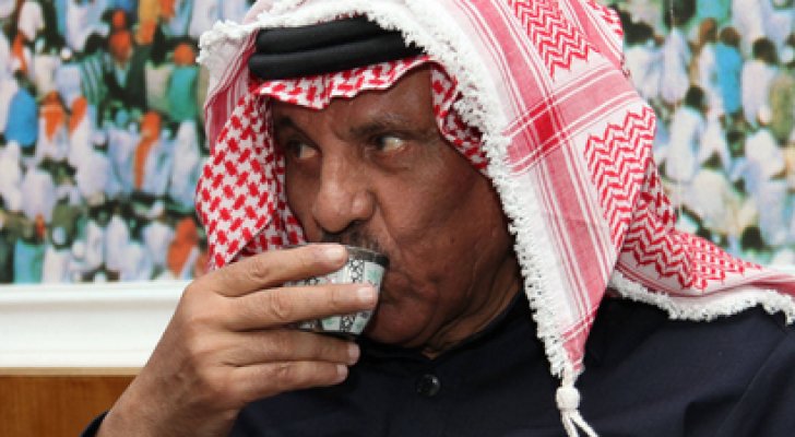 حماد يوعز بتجديد جوازات سفر المقدسيين عبر البريد الاردني بكلفة 50 دينارا