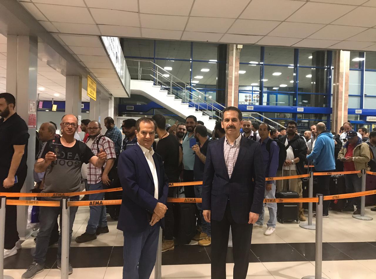 مندوبا عن ولي العهد الصفدي يستقبل المهندسين العائدين من كازاخستان