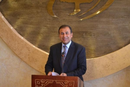 احالة قموة الى التقاعد وترجيح تعينه رئيسا لمجموعة المناطق الحرة التنموية