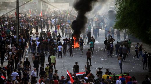 العراقيون يهتفون “إيران برة برة بغداد ترجع حرة” فيديو
