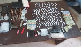 الزرقاء : القبض على 6 أشخاص بحوزتهم مواد مخدرة وأسلحة