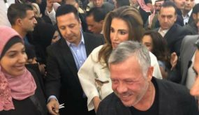 بالفيديو ..زيارة مفاجاة لجلالة الملك لمهرجان الزيتون العشرين