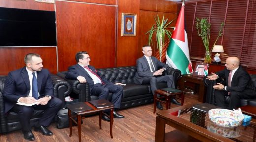 الحاج توفيق يدعو لتاسيس علاقات تجارية قوية مع بيلاروسيا