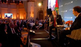 الملك يشارك في جلسة حوارية نظمها معهد واشنطن لسياسة الشرق الأدنى