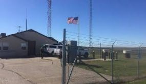 قتيل ومصابون بإطلاق نار داخل قاعدة جوية أميركية