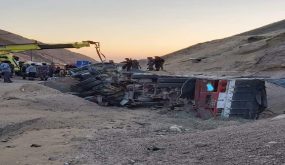 العقبة : وفاة شخصين بتدهور تريلا