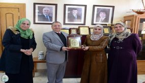 الطفيلة التقنية تكرم المعلمة الفائزة بجائزة الملكة رانيا للتميز التربوي