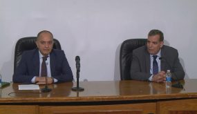 وزراء ترفع لهم القبعات