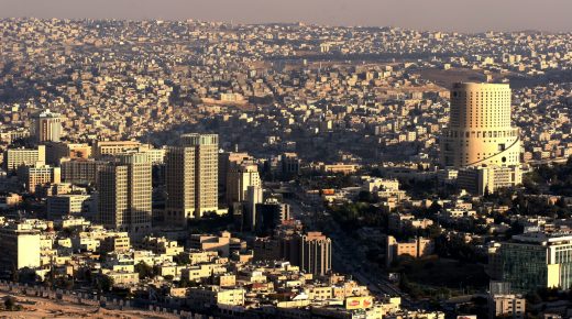 أجواء معتدلة الحرارة ليومين وكتلة هوائية باردة نسبيا منتصف الأسبوع