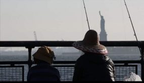 أمريكا.. 839 وفاة جديدة بكورونا والحصيلة 100 ألف و686