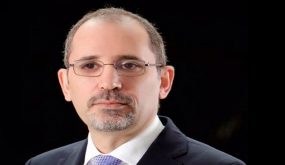 الصفدي ينقل رسالة من الملك للرئيس عباس