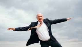 راتبه الشهري 50 الف دينار وغادر الأردن قبل اسابيع على طائرة اخلاء اماراتية