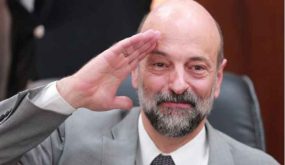 ماذا يقول الاردنيون مع قرب رحيل حكومة الرزاز