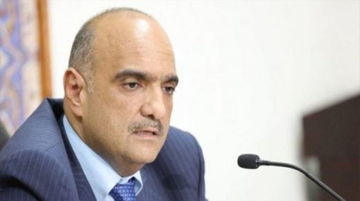الخصاونة يصل بغداد على رأس وفد وزاري