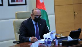 الخصاونة يوجه الفريق الوزاري إلى تكثيف العمل الميداني