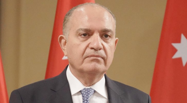 العضايلة في رثاء والدته ” رحلت من كانت وستبقى نبراساً لنا”