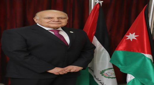 خبراء في اللغة العربية يبحثون زيادة القدرة التنافسية لها