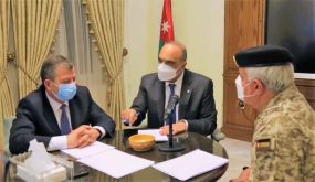 الخصاونة يؤكد على إنفاذ القانون والتعليمات في جميع المناطق للحفاظ على صحّة المواطنين