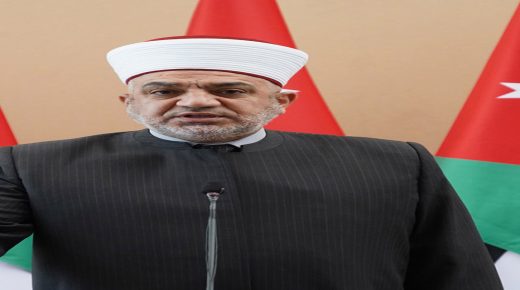 وزير الأوقاف يدين الاقتحامات في المسجد الأقصى المبارك