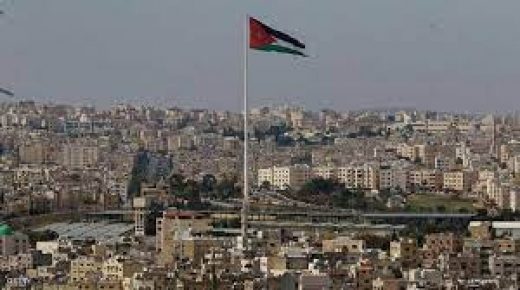 الأردن يَقْسِمُ 24 ساعة يوميًا بينه وبين السكان لمواجهة الوباء القاتل