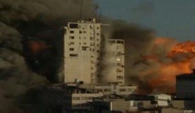 طائرات الاحتلال تقصف برجا ثالثا في غزة..فيديو