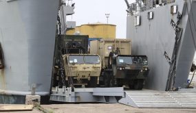 الاتحاد الأوروبي يسمح للولايات المتحدة وكندا والنرويج بالانضمام إلى مشروع التنقل العسكري