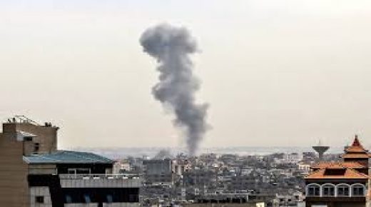 غزة: استشهاد سيدة وإصابة آخرين بقصف الاحتلال لخانيونس