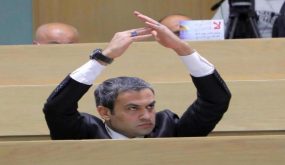 مراقبون ونشطاء : أيهما أكثر تأثيرا على هيبة المجلس طز العجارمة ام تجاهل الحكومة لمذكرة الاجماع لطرد سفير اسرائيل