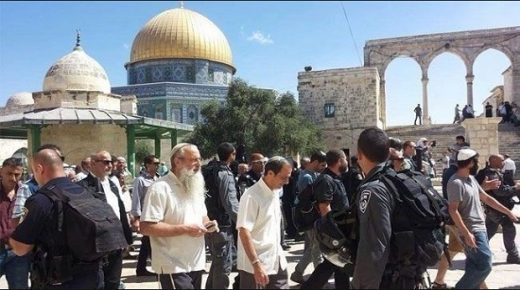 عشرات المستوطنين يقتحمون الأقصى بقيادة الحاخام المتطرف غليك